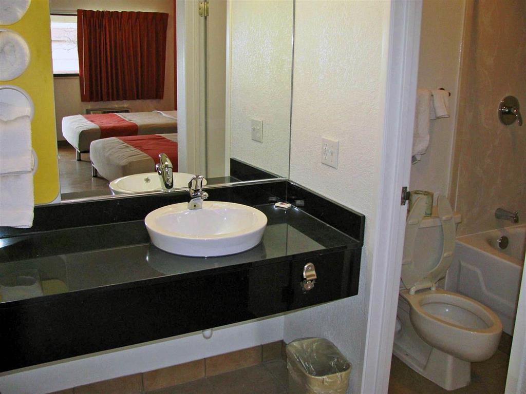 Motel 6-Columbus, Oh - Worthington Room photo